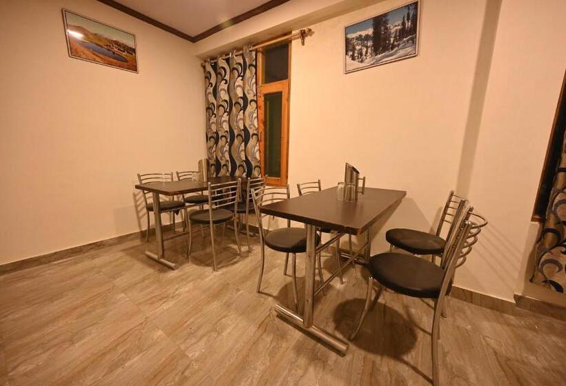 חדר דחוקס עם מיטת קינג, Krishana Cottage By Nirvana Hills A Pure Veg 86290    57745