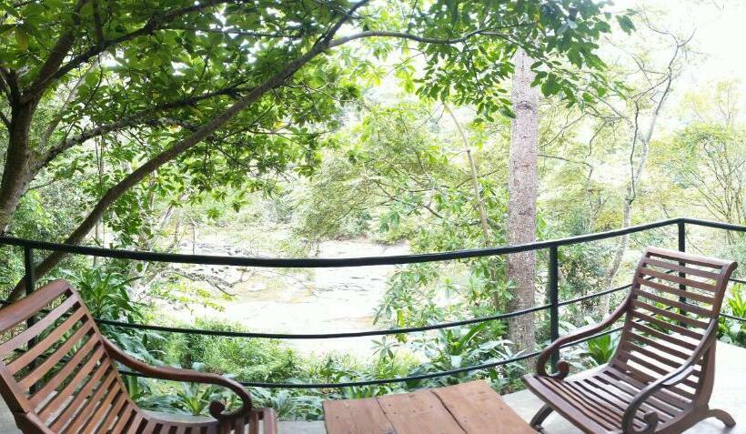 キングサイズベッドのスーペリアルーム, The Wild  Cottage By The River