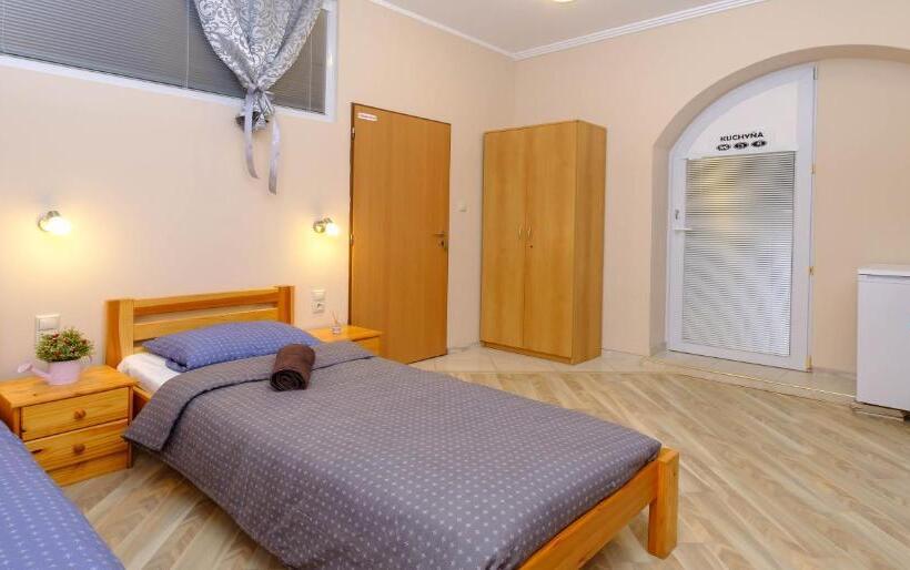 Pokój Standard, Vila24 Levice