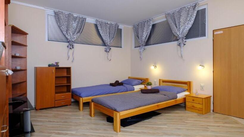 Pokój Standard, Vila24 Levice