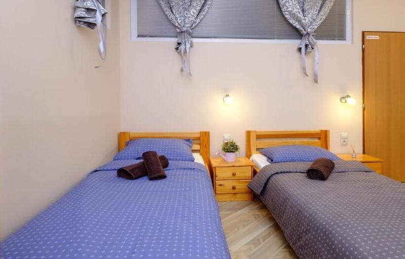 غرفة قياسية, Vila24 Levice
