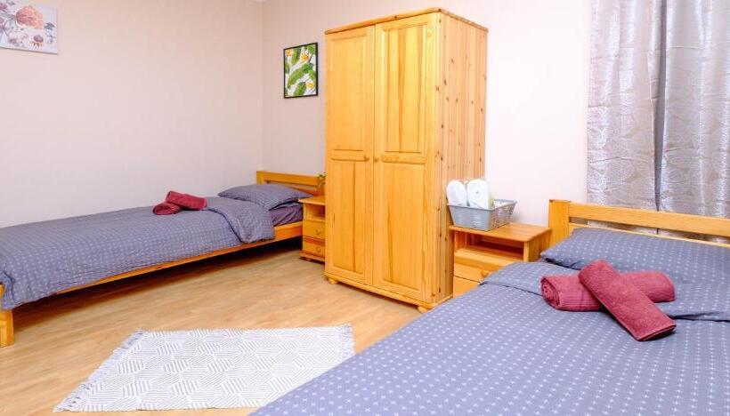 غرفة قياسية حمام مشترك, Vila24 Levice