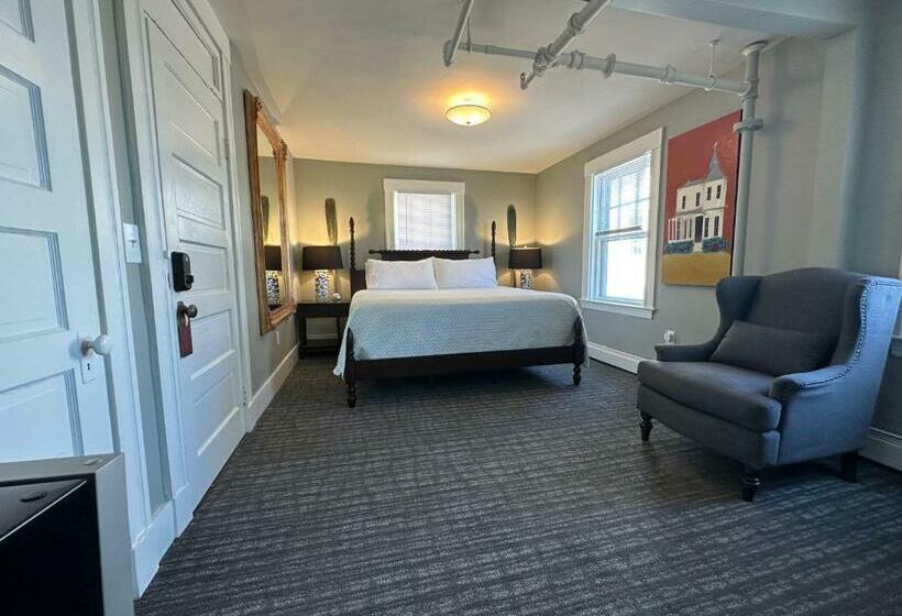 اتاق لوکس با تخت بزرگ, Gifford House