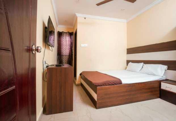 חדר קלאסי לשלושה, Collection O Hotel New Royal Plaza Nampally