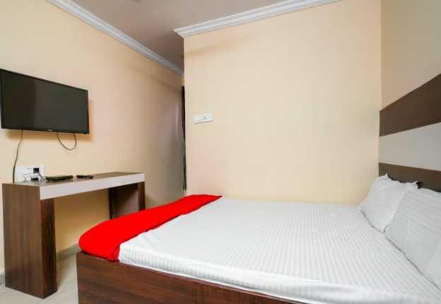 חדר קלאסי לשלושה, Collection O Hotel New Royal Plaza Nampally