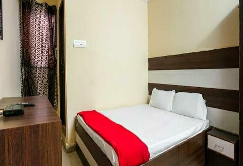 חדר קלאסי לשלושה, Collection O Hotel New Royal Plaza Nampally