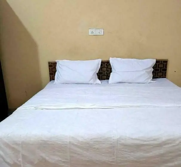 Classic Kolmen Hengen Huone, 81157g Amy Inn