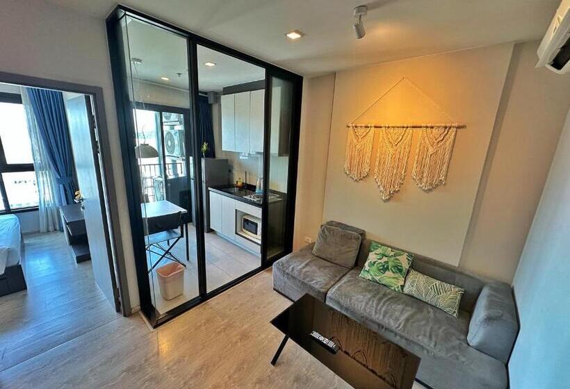 Apartamento 1 Dormitório com Sacada, The Base Central Pattaya By Wwc