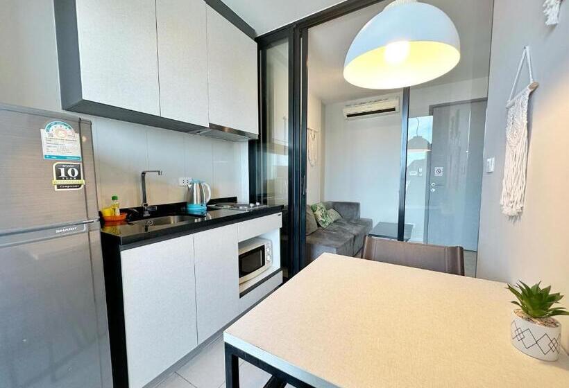 Apartamento 1 Dormitório com Sacada, The Base Central Pattaya By Wwc