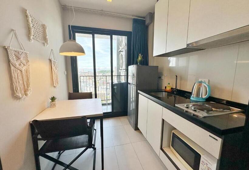 Apartamento 1 Dormitório com Sacada, The Base Central Pattaya By Wwc