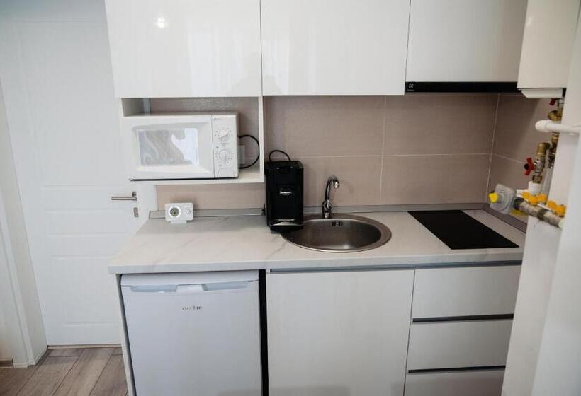 标准工作室带泳池景, Almar Luxury Residence   Renting Apartments & Free Pool