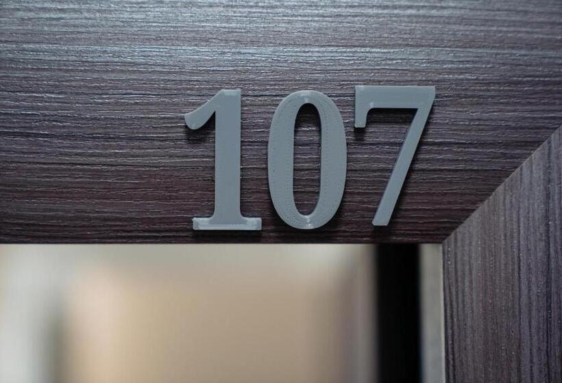 标准工作室带泳池景, Almar Luxury Residence   Renting Apartments & Free Pool