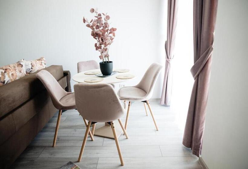 带1个卧室的带海景的公寓, Almar Luxury Residence   Renting Apartments & Free Pool