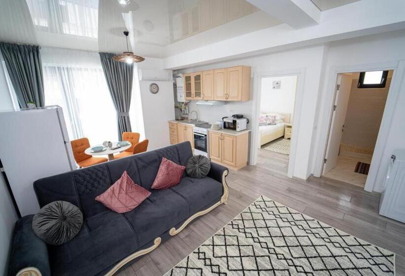 带1个卧室带泳池的公寓, Almar Luxury Residence   Renting Apartments & Free Pool