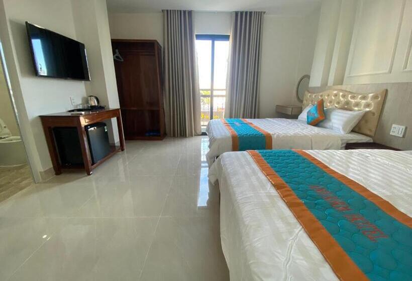 اتاق استاندارد چهارنفره با بالکن, Khách Sạn Biển Xanh