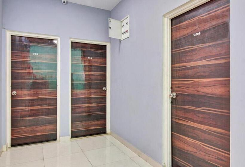 Трехместный Номер Классика, Oyo Flagship 81143  Green Farm