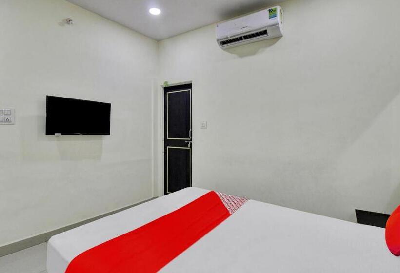 חדר קלאסי לשלושה, Oyo Flagship 81143  Green Farm