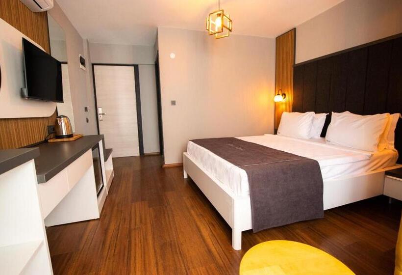 חדר דלוקס, Rodis