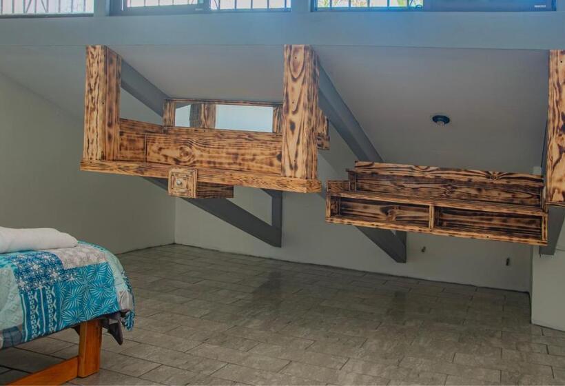 اتاق لوکس, Las Carmelas, Airport Juan Santamaría, Alajuela, San José