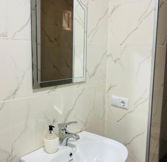 اتاق استاندارد با بالکن, Emma S Guest House