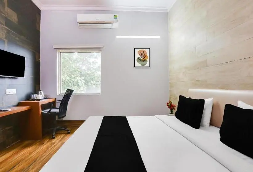 トリプルクラシックルーム, Super Collection O Bhiwadi Formerly Ridgewood Palace