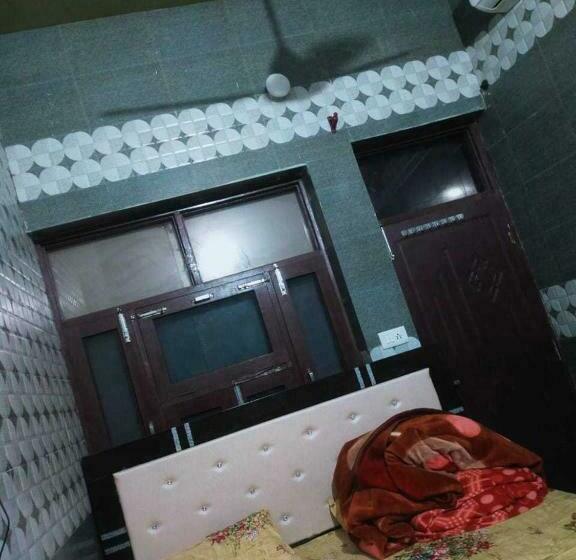 Трехместный Номер Классика, Oyo 81088 Hr Guest House