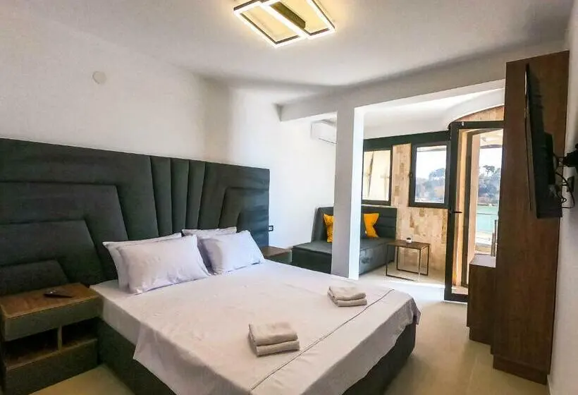 اتاق سه نفره دلوکس با چشمانداز دریا, Sand Apartments