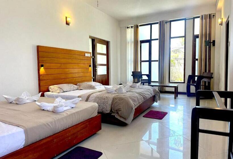 חדר משפחתי נוף להרים, White Block Hotel & Resturant