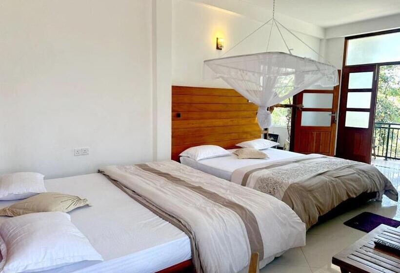 חדר משפחתי נוף להרים, White Block Hotel & Resturant