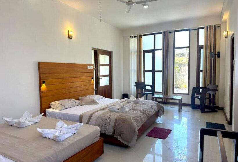 חדר משפחתי נוף להרים, White Block Hotel & Resturant