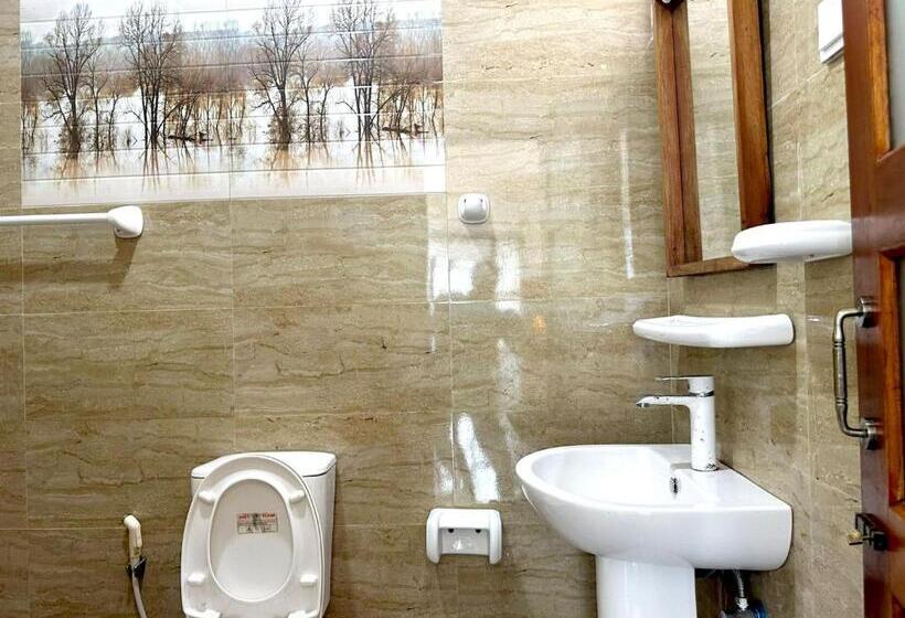 חדר דלוקס, White Block Hotel & Resturant