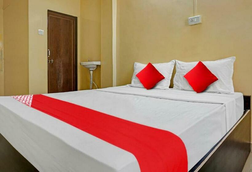 Classic Kolmen Hengen Huone, Oyo Flagship 81055 Relaxe Lodge