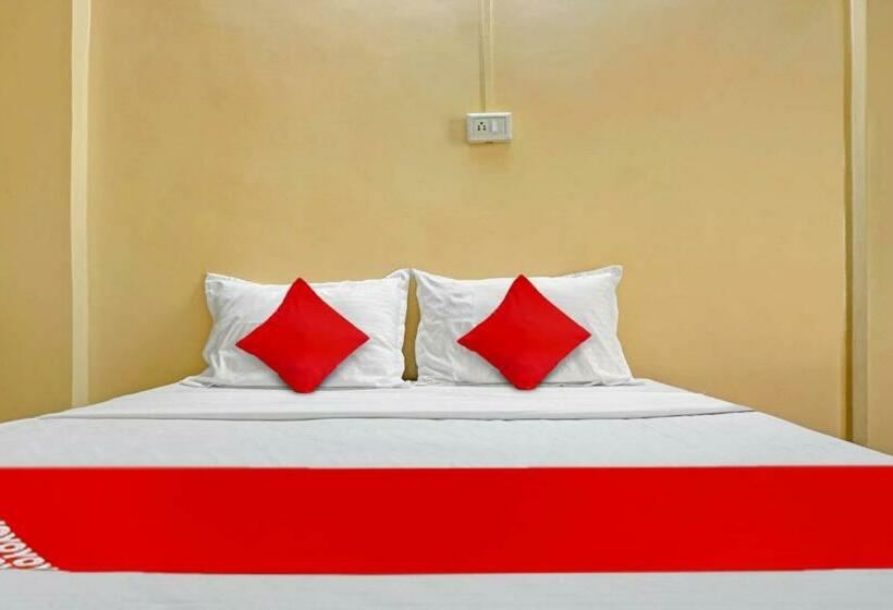 Classic Kolmen Hengen Huone, Oyo Flagship 81055 Relaxe Lodge