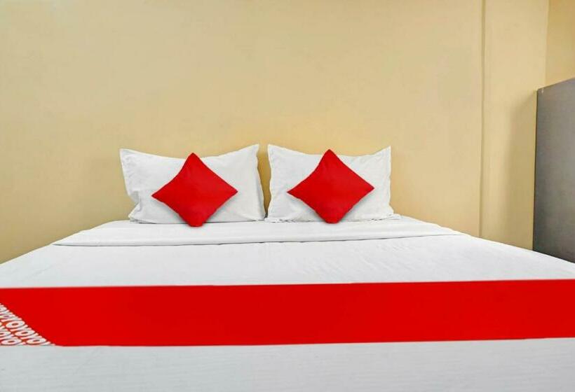 Classic Kolmen Hengen Huone, Oyo Flagship 81055 Relaxe Lodge