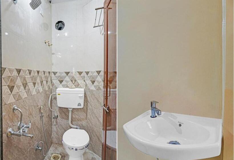 Classic Kolmen Hengen Huone, Oyo Flagship 81055 Relaxe Lodge