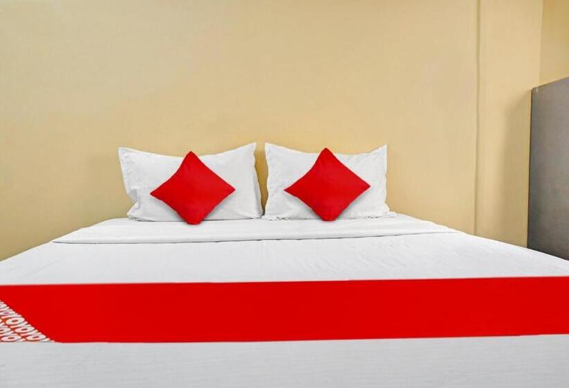 Classic Kolmen Hengen Huone, Oyo Flagship 81055 Relaxe Lodge