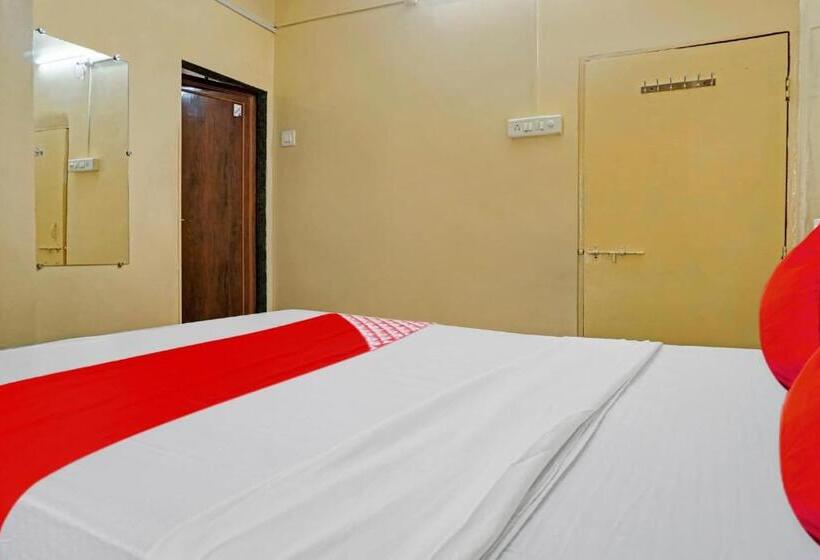 Classic Kolmen Hengen Huone, Oyo Flagship 81055 Relaxe Lodge