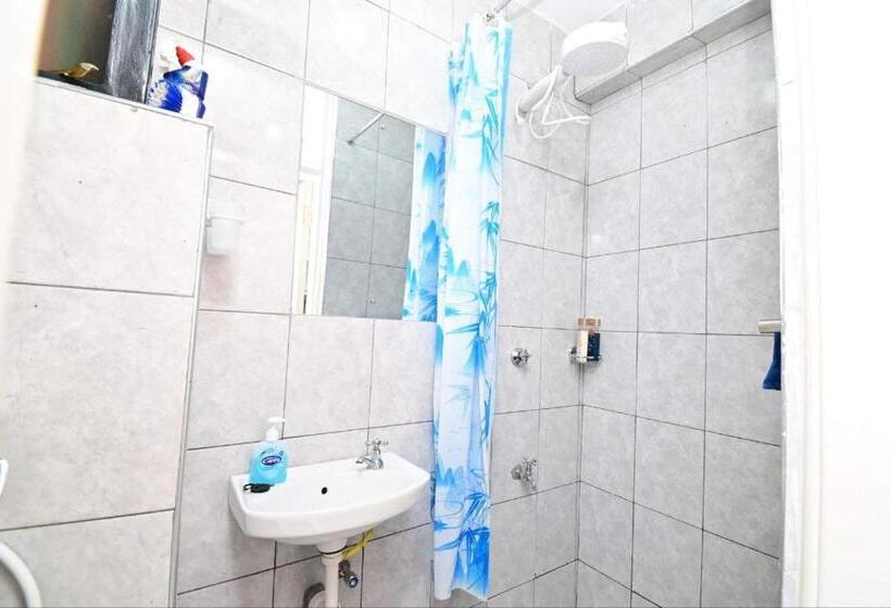 استودیوی استاندارد, Happy Go Lucky