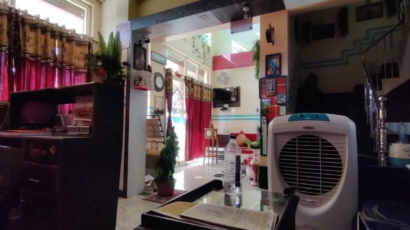 חדר דלוקס, Mahishmati Palace