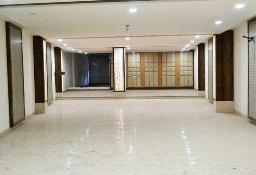 デラックストリプルルーム, Oyo 81020 Royal Orbit