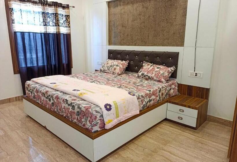 デラックストリプルルーム, Oyo 81020 Royal Orbit