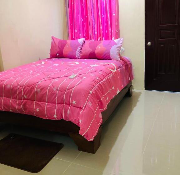 اتاق استاندارد یک نفره, Doña Nida Family Hotel