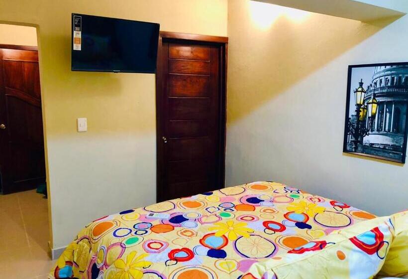 اتاق استاندارد یک نفره, Doña Nida Family Hotel