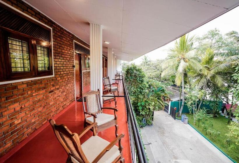 Семейный Номер, River Inn   Fort