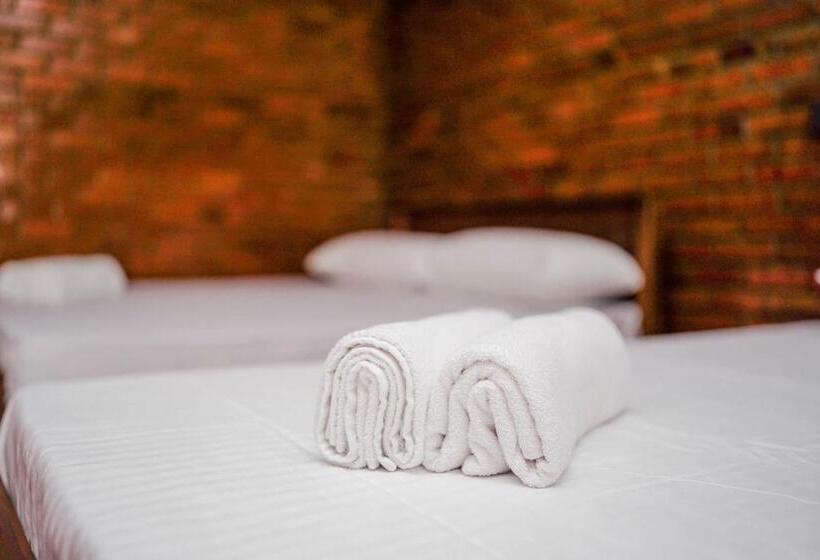 Семейный Номер, River Inn   Fort