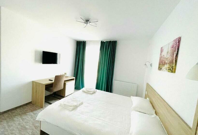 غرفة قياسية مزوَّدة بشُرفة, Pensiunea Novo