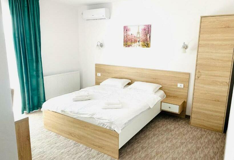 غرفة قياسية مزوَّدة بشُرفة, Pensiunea Novo