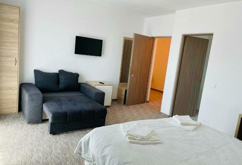 غرفة قياسية ثلاثية مزودة بشرفة, Pensiunea Novo