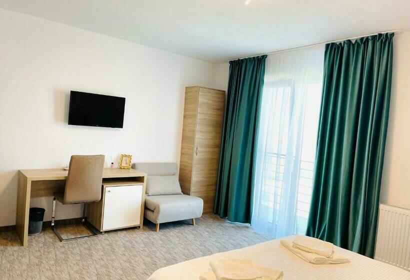 غرفة قياسية ثلاثية مزودة بشرفة, Pensiunea Novo