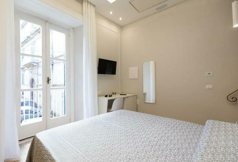 スタンダードルーム, All’angolo Della Torre